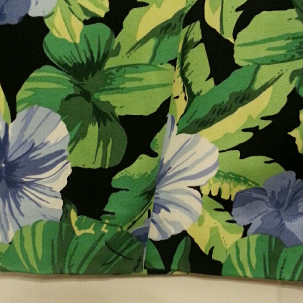 Laura Scott Floral Skirt - Picture 4 of 4